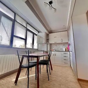 Luxury In City Centre Тбилиси