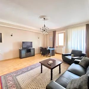 King-size In The Heart Of Тбилиси